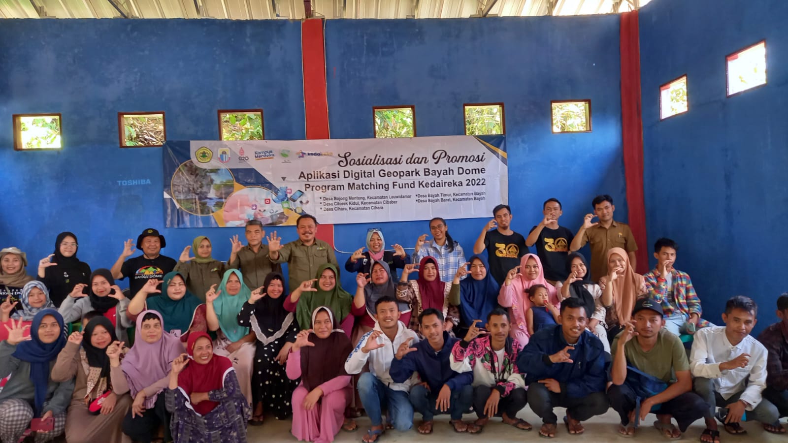 Sosialisasi dan promosi aplikasi digital Geopark Bayah Dome Program matching Fun Kedai Reka Untirta