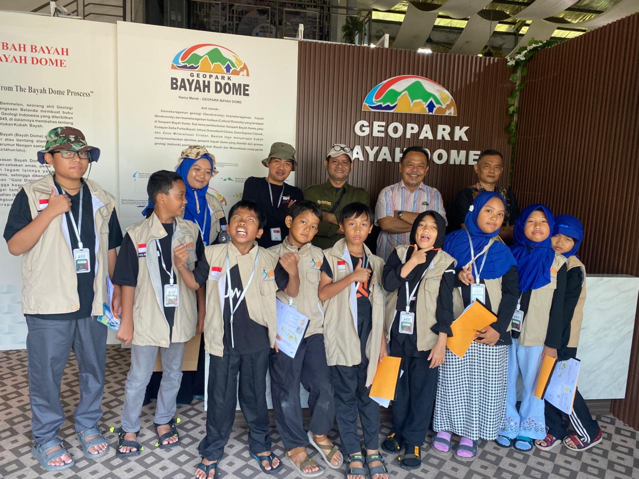 Kunjungan belajar dari Sekolah Alam Indonesia Palembang ke Geopark Nasional Bayah Dome
